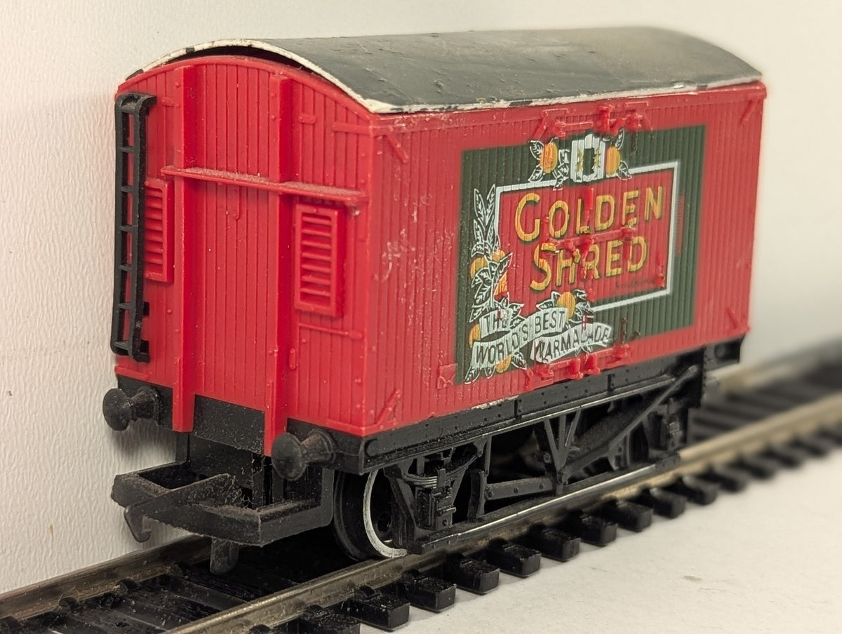 Hornby OO Gauge Golden Shred Ventilated Van Goods Wagon