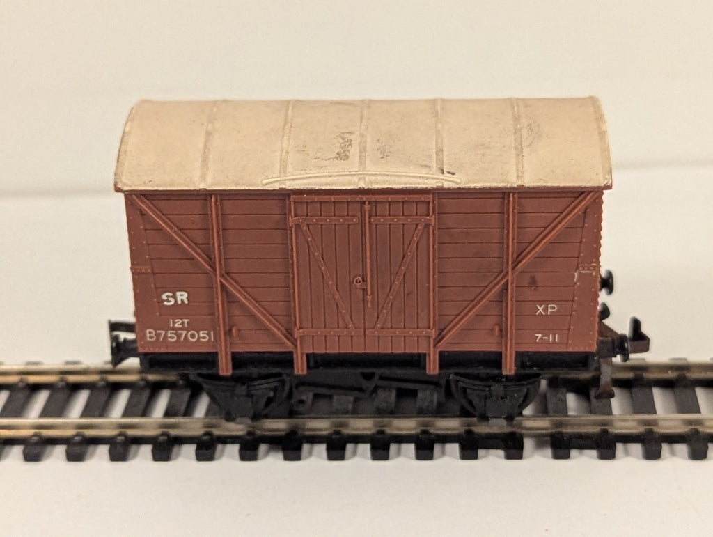 Hornby Dublo 12 Ton Ventilated Van OO Gauge