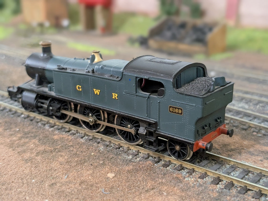 Mainline 937083 Class 61xx 2-6-2T 6169 in GWR green OO Gauge