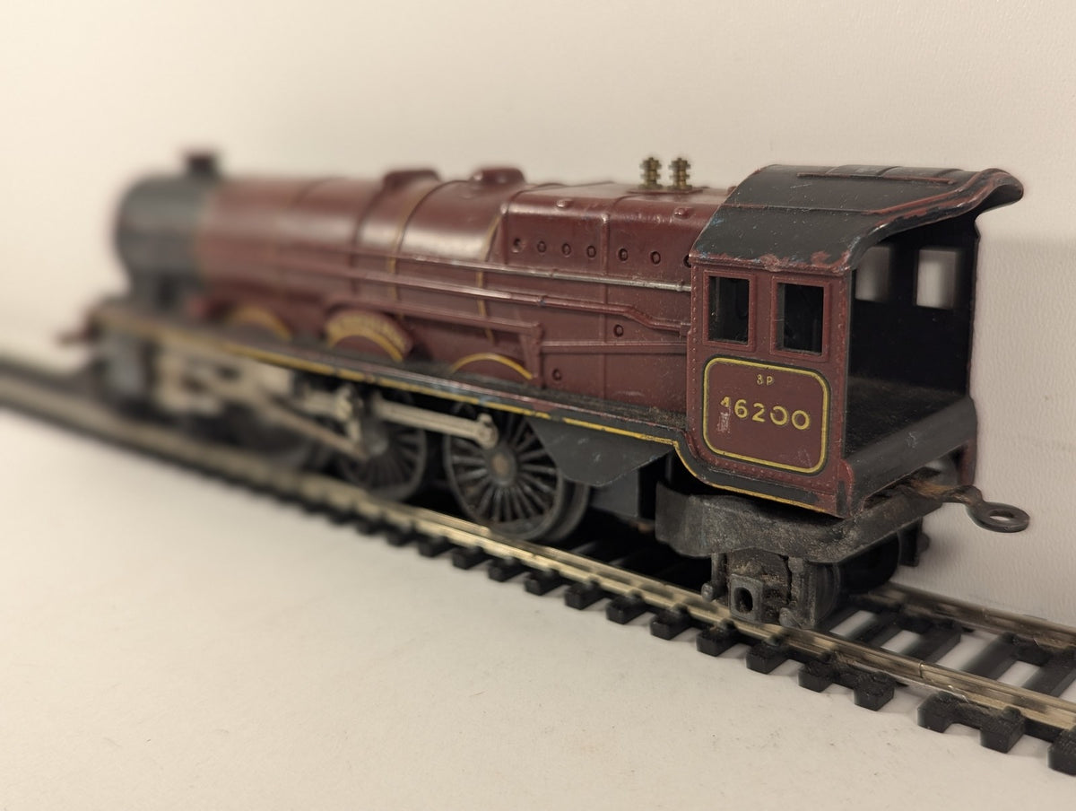 Tri-ang OO Gauge Class 8P 4-6-2 'The Princess Royal' Steam Locomotive 46200