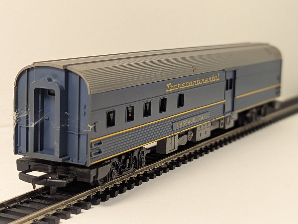 Tri-ang OO Gauge Transcontinental Baggage Car Passenger Coach