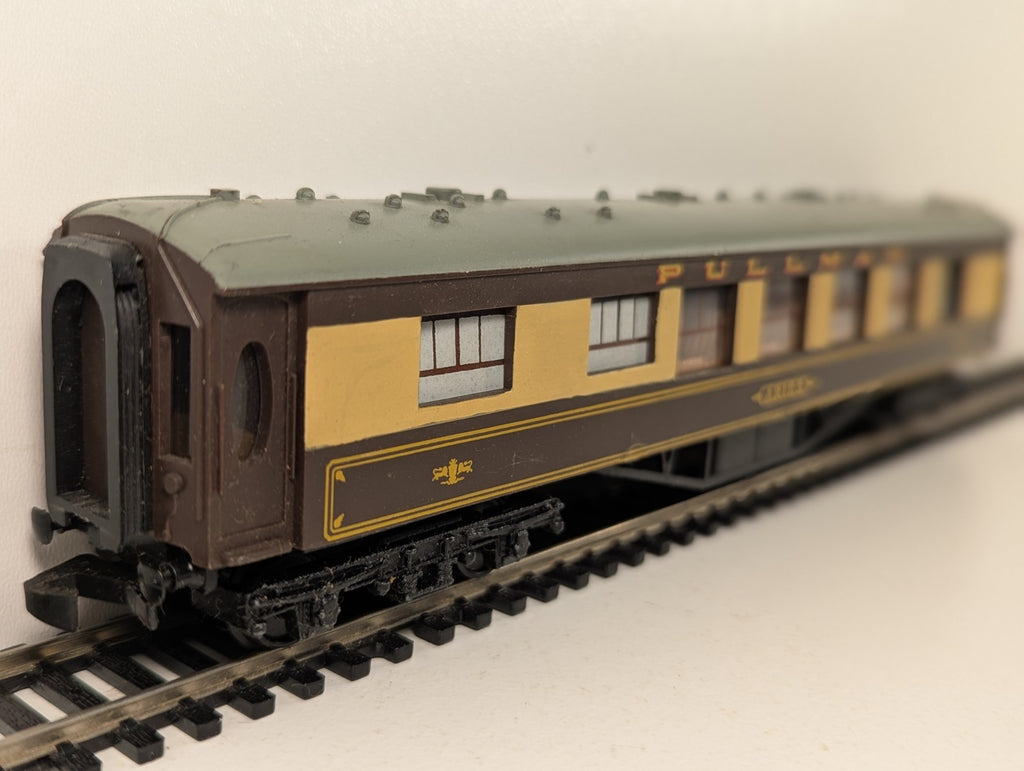 Hornby Dublo 4035 Pullman Parlour Car 'Aries' OO Gauge