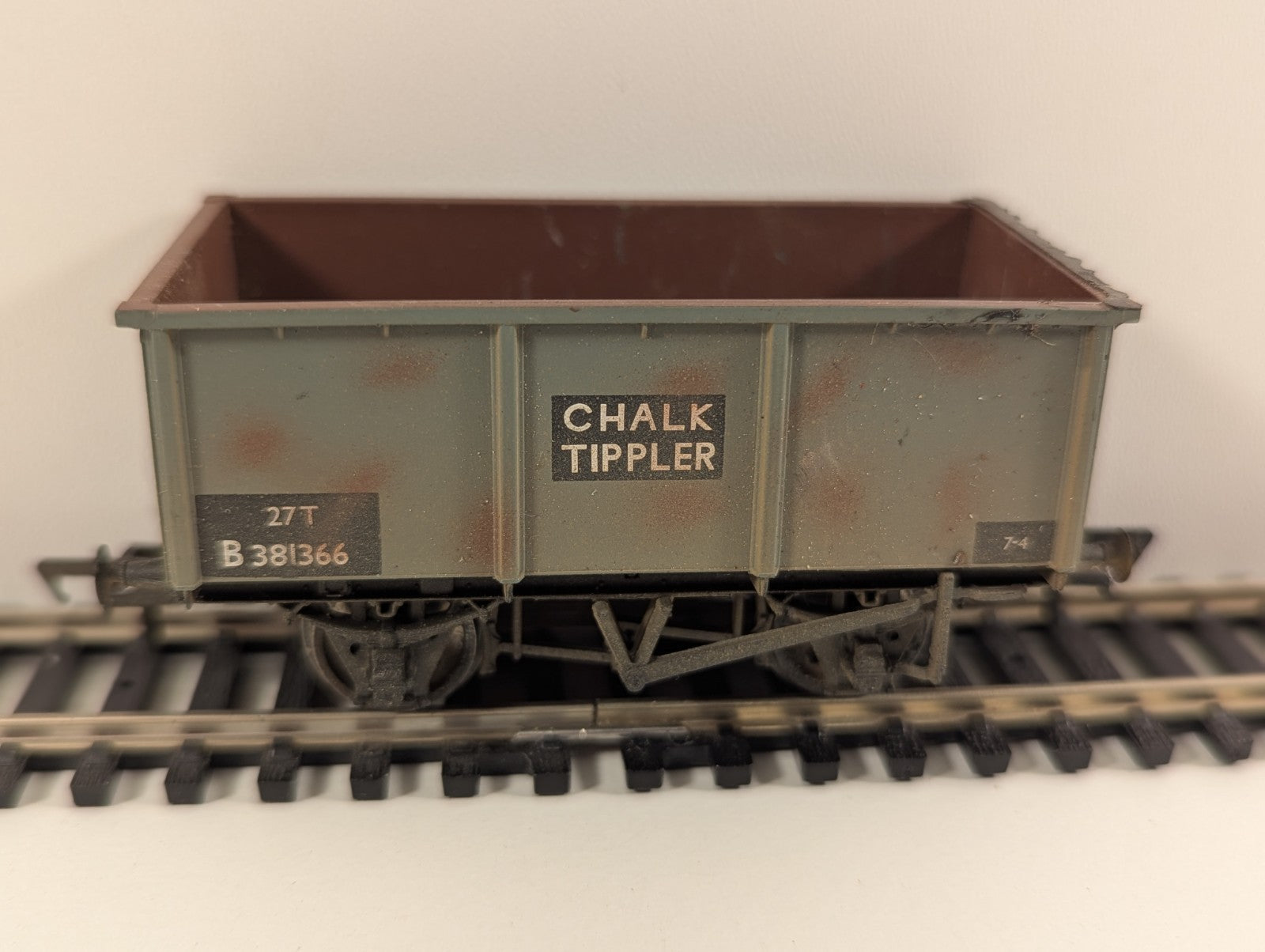 Bachmann Branchline 37-278A 27-Ton Steel Chalk Tippler Wagon – OO Gauge