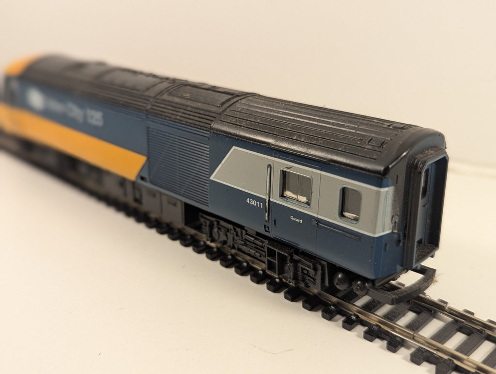 Hornby R332 OO Gauge Class 43 Dummy Car 43011 – InterCity Livery
