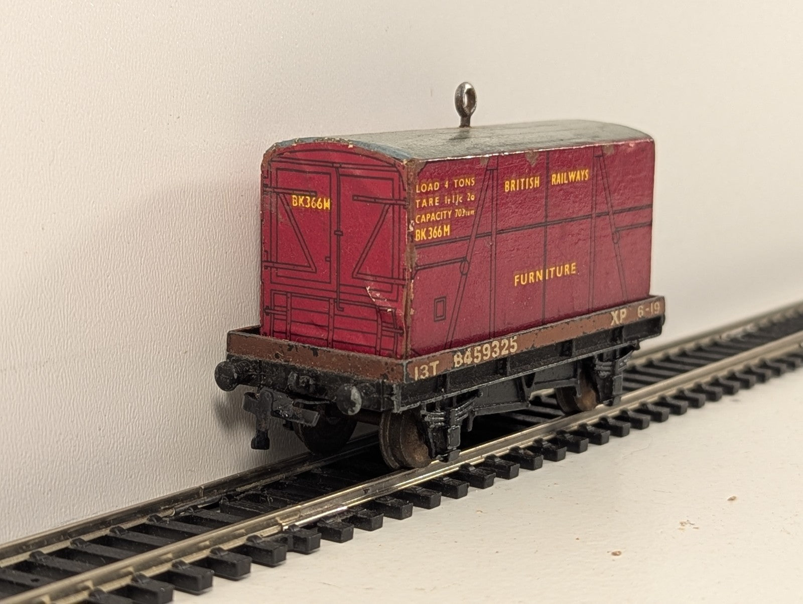 Hornby Dublo 32087 OOGauge Low-Sided Wagon D.1with BR FurnitureContainer - boxed
