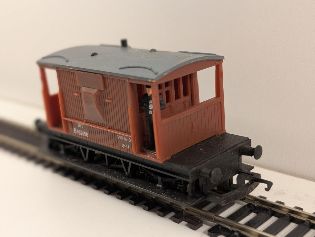 Hornby R.218 OO Gauge BR Brake Van