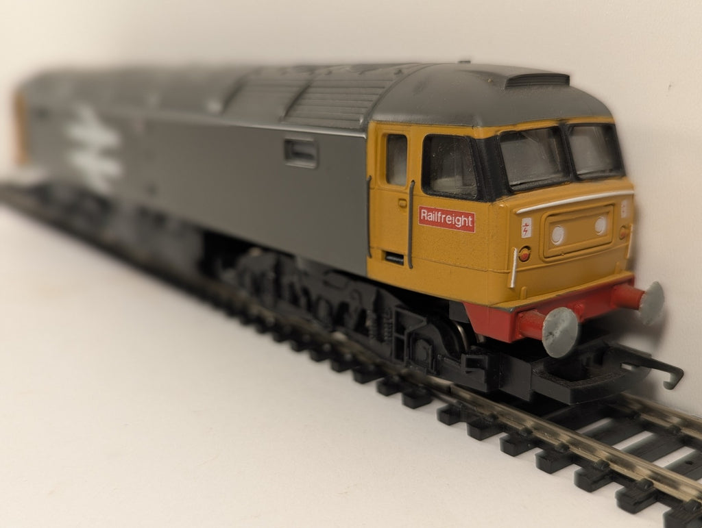 Hornby OO Gauge Class 47 Diesel Locomotive 47378 BR Railfreight Grey R319