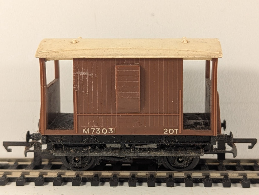 Tri-ang OO Gauge 20T Brake Van Goods Wagon M73031 BR Brown R16