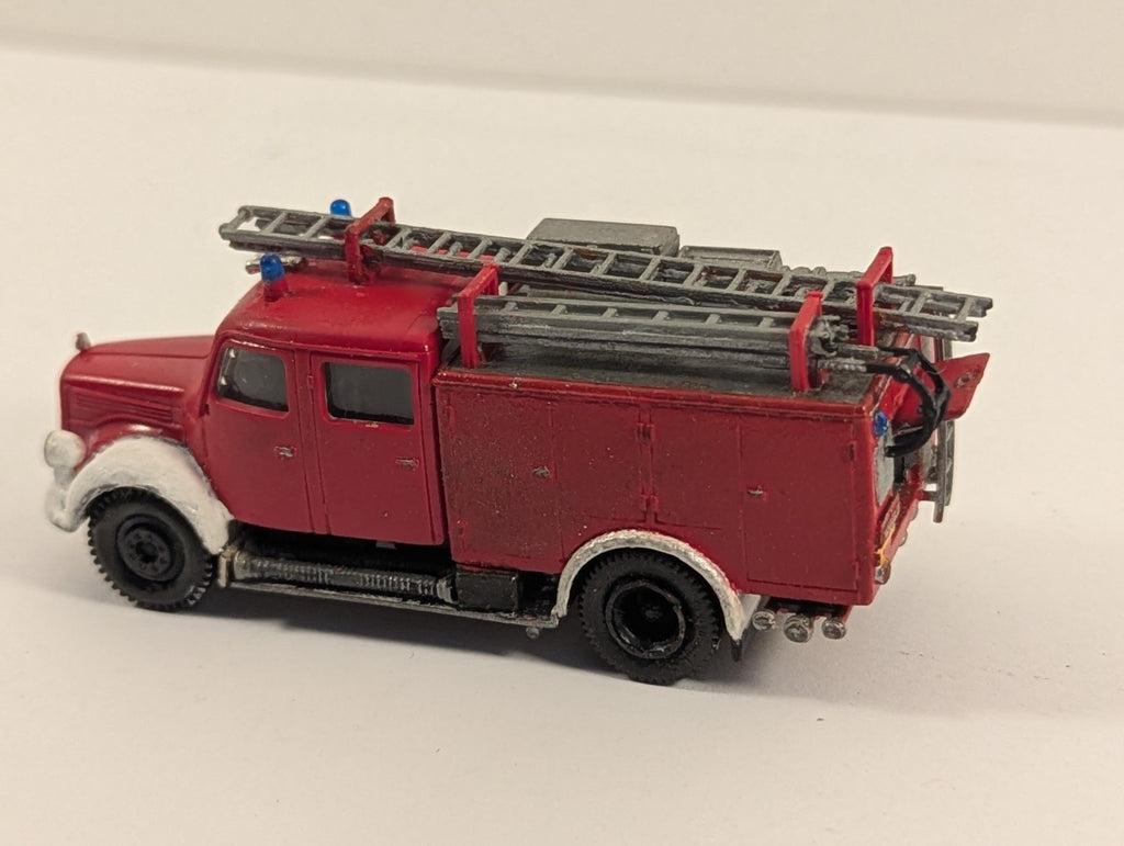 Roco HO Scale Mercedes-Benz L3500 Fire Engine Red