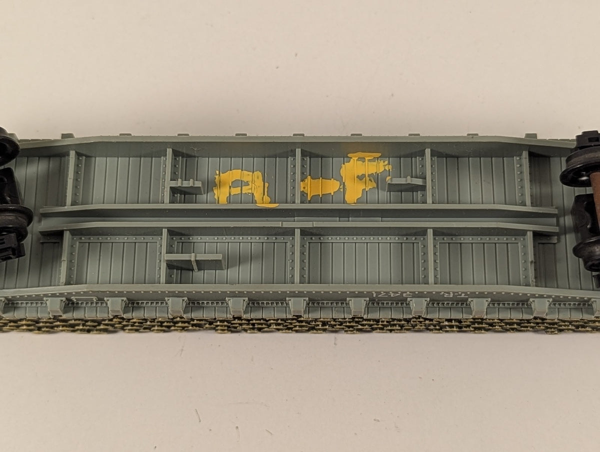 AHM HO Scale Pulpwood Flatcar Rolling Stock T.R. 3471 T.R. Grey