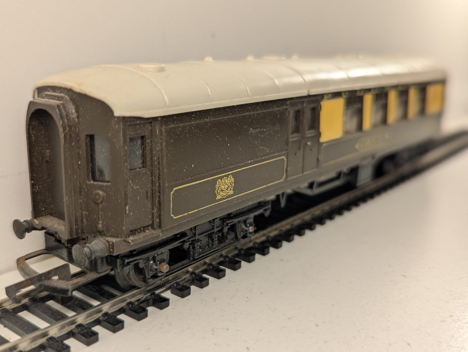 Tri-ang OO Gauge Pullman Brake Coach Car No. 79 Passenger Coach