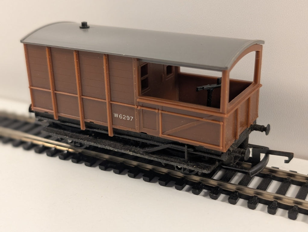 Tri-ang Hornby R124 20T Brake Van – No. W6297 – OO Gauge