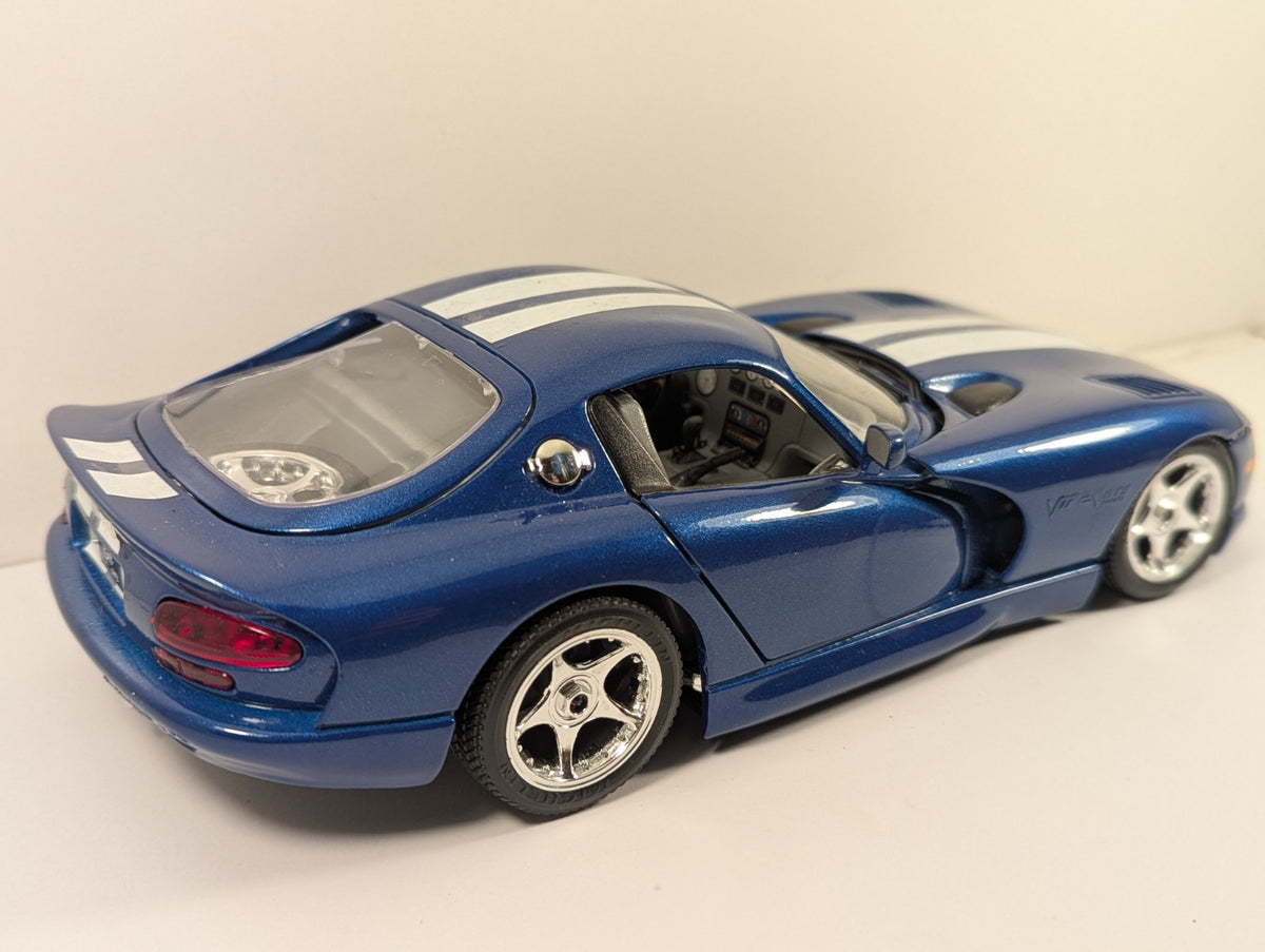 Bburago 1:18 Scale 1996 Dodge Viper GTS Coupe – Broken Rear Window