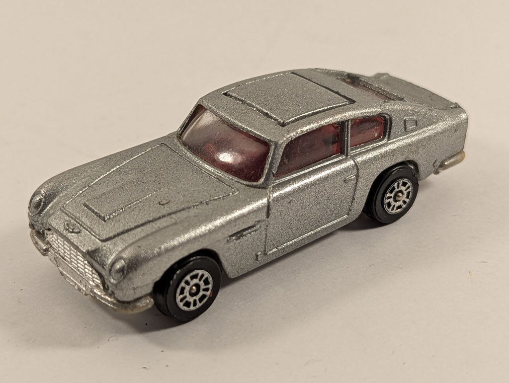 Corgi James Bond Aston Martin DB6 Diecast Model Car Silver