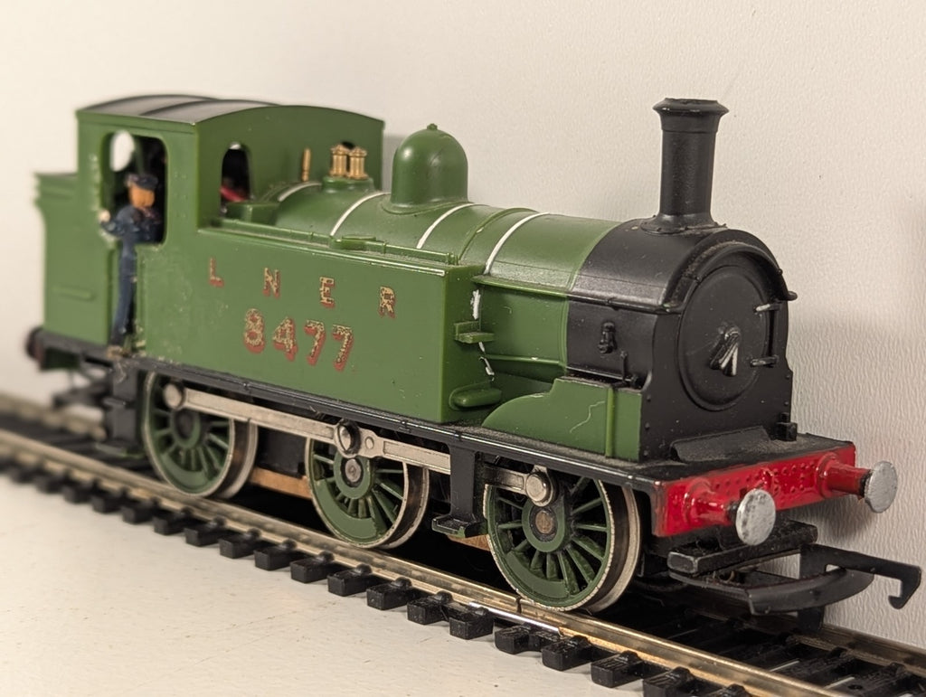Hornby R2540 J83 Class Tank Locomotive LNER Lined Green