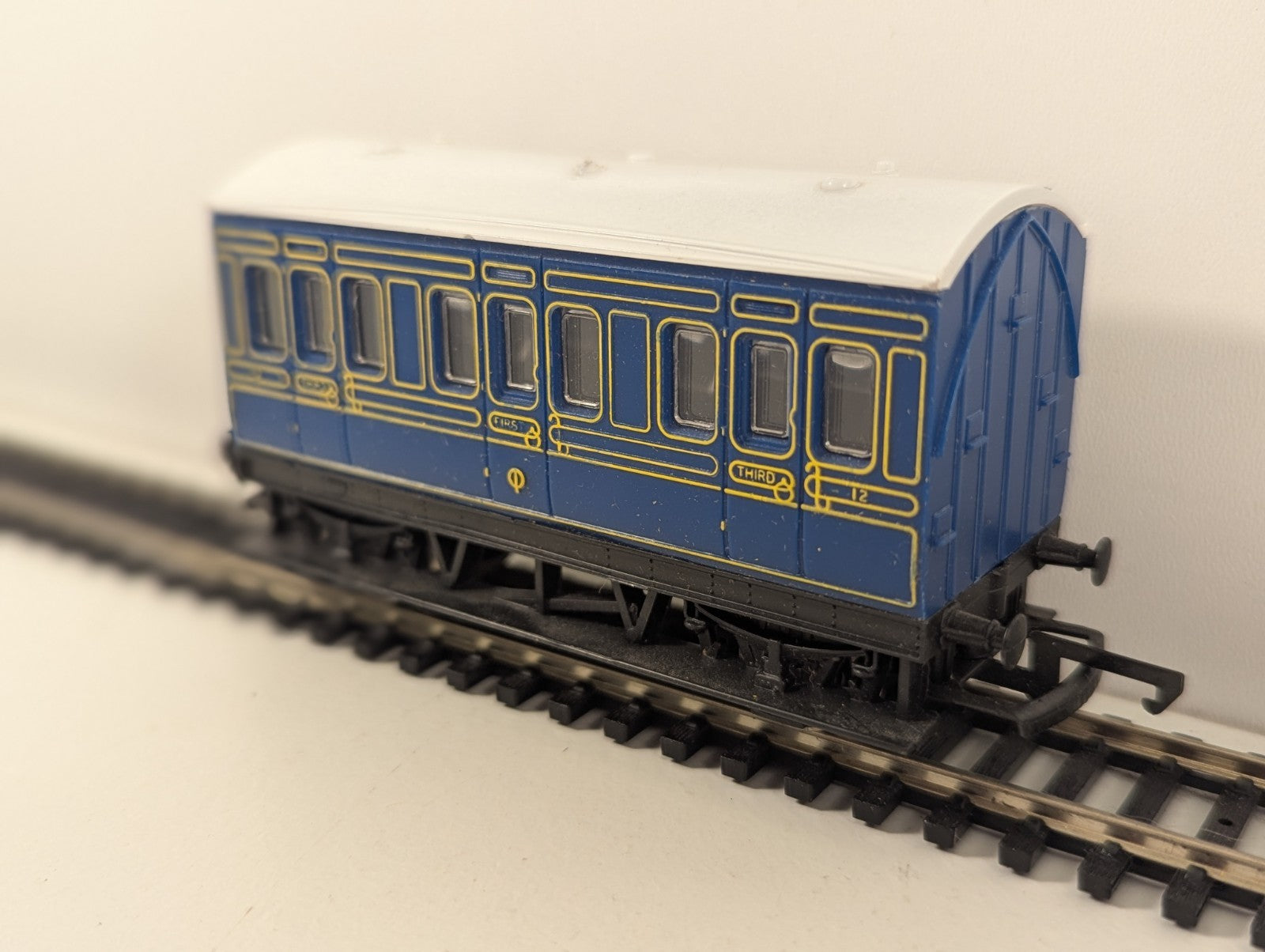 Hornby OO Gauge Caledonian Railway 4-Wheel Coach