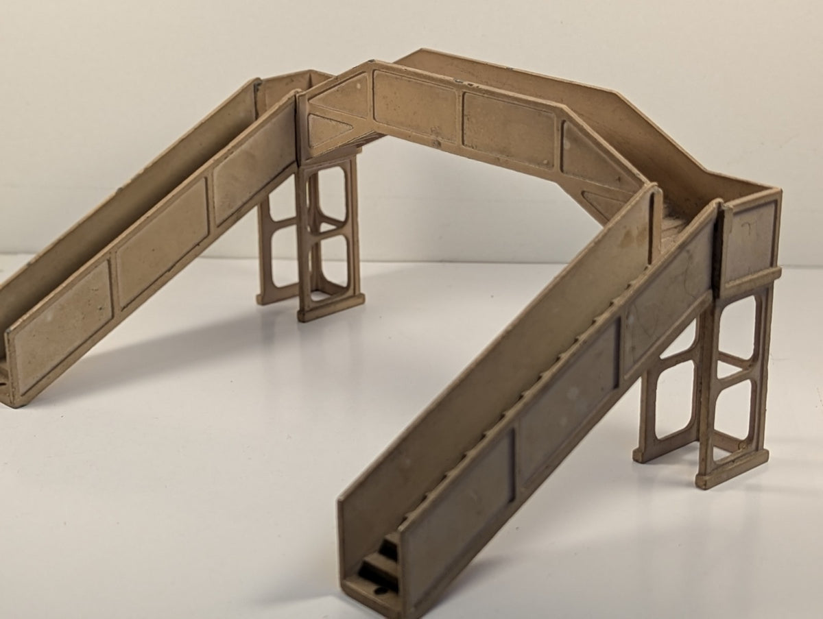 Hornby Dublo OO Gauge D1 Footbridge