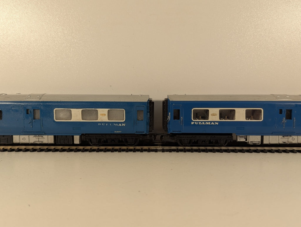 Tri-ang R555/R556 Blue Pullman Train Set OO Gauge