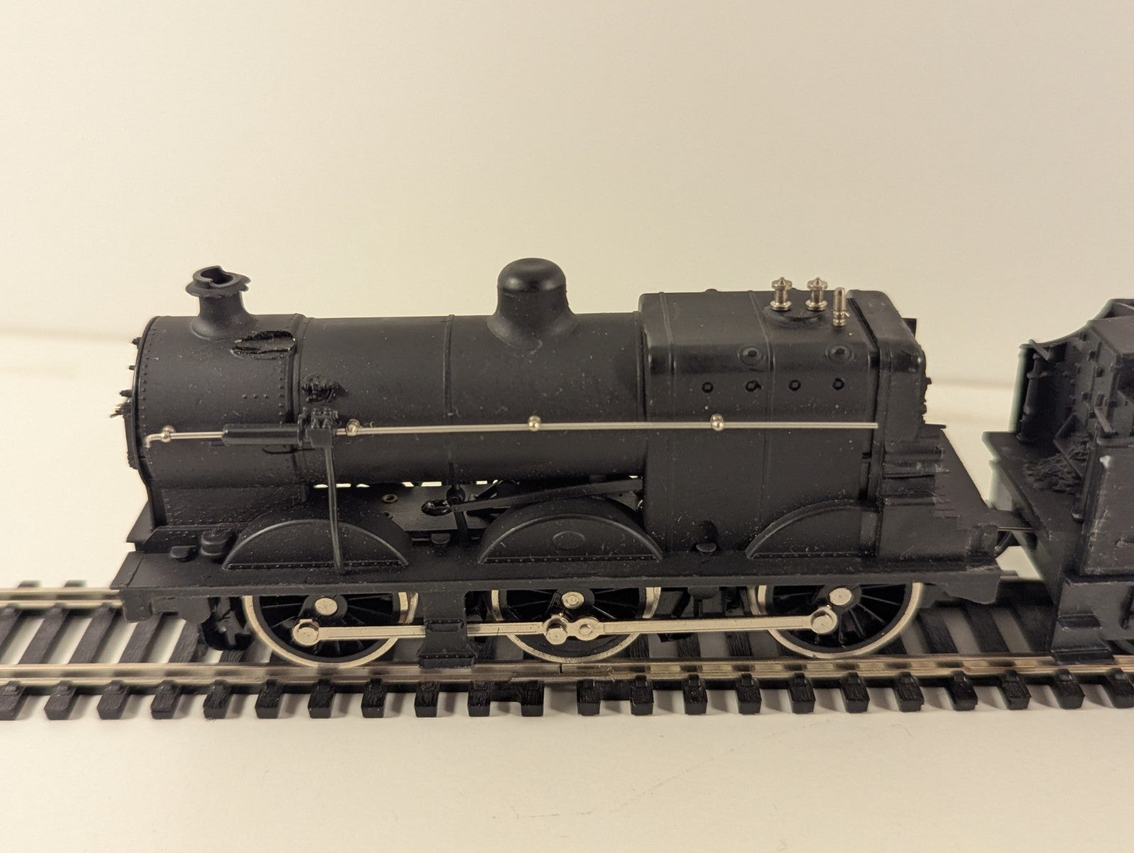 Airfix OO Gauge – BR Black 0-6-0 Class 4F ‘44454’ (Missing Cab and Buffers)