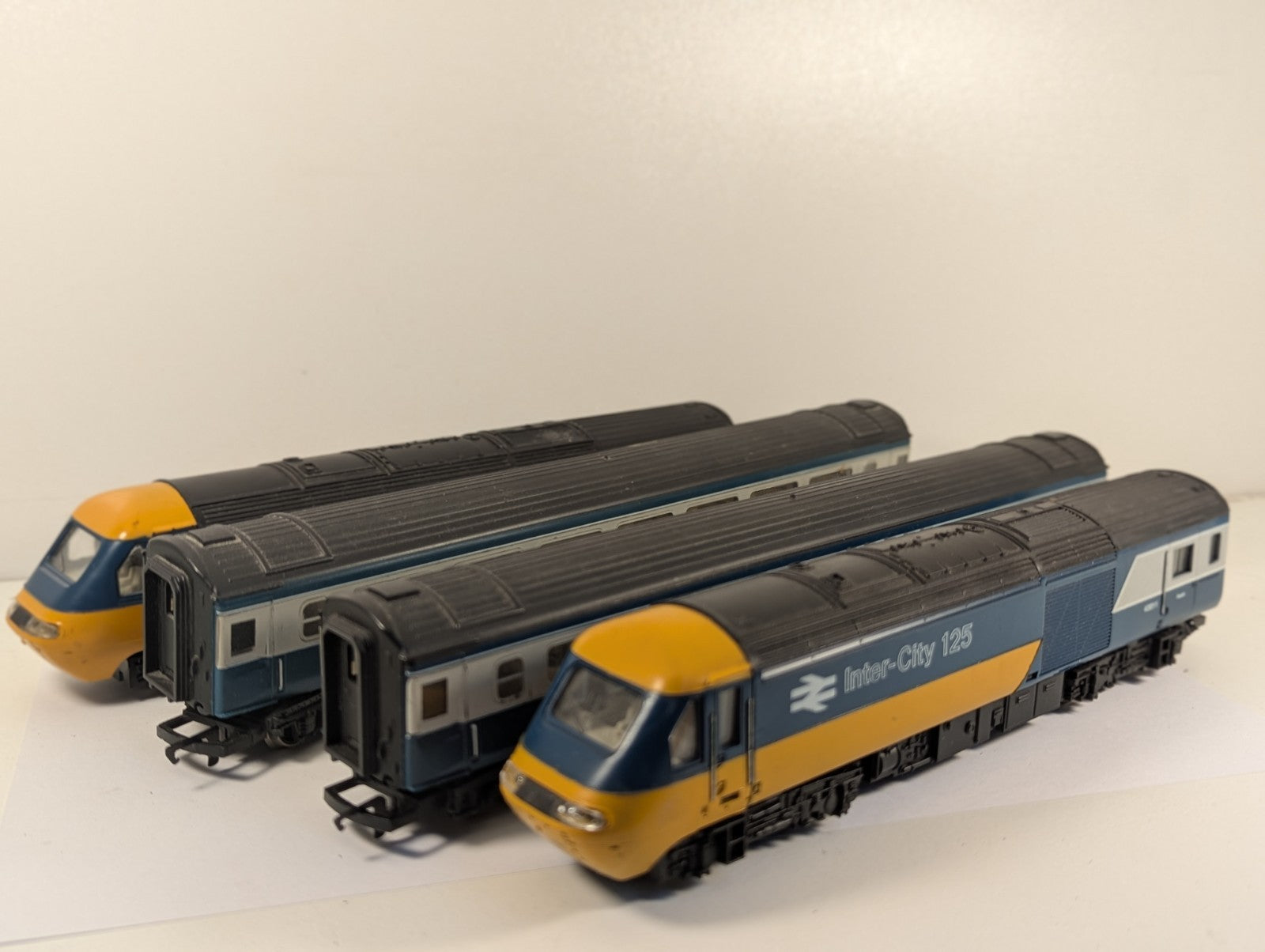 Hornby OO Gauge BR Blue Grey Class 43 HST Inter-City 125 4-Car Train Pack