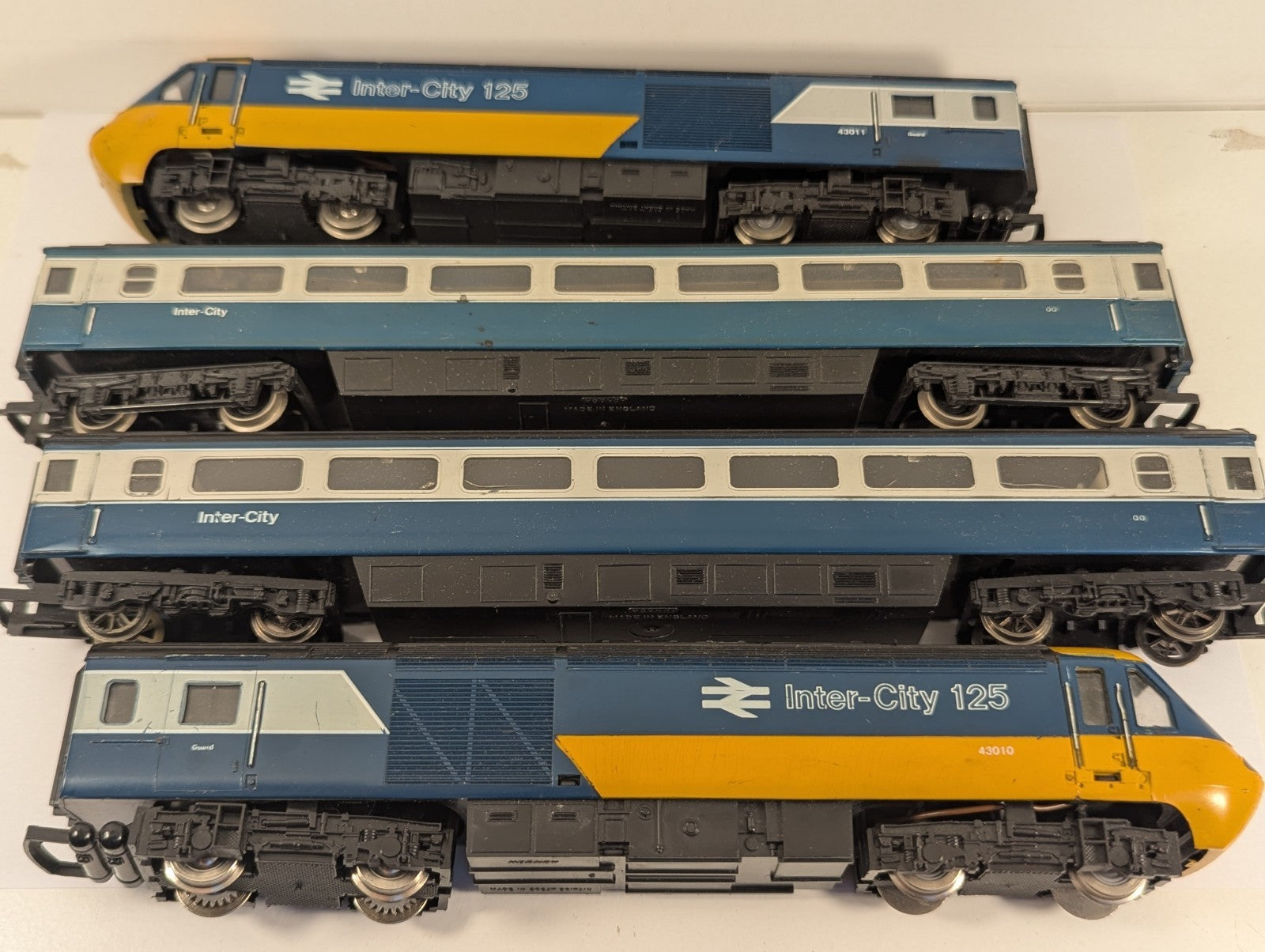 Hornby OO Gauge BR Blue Grey Class 43 HST Inter-City 125 4-Car Train Pack