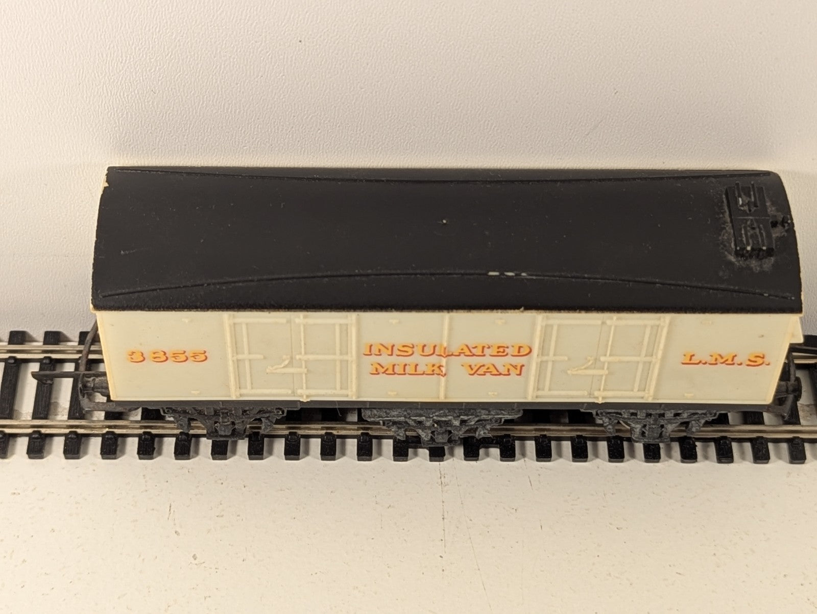 Hornby R671 LMS Insulated Milk Van