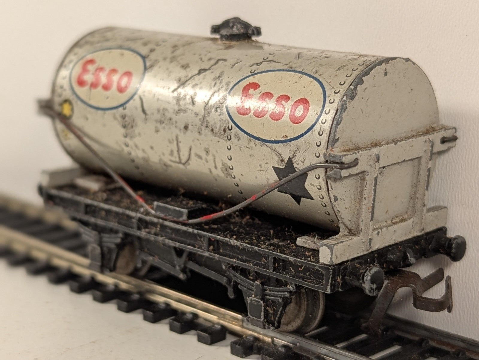 Hornby Dublo OO Gauge Silver Esso Tank Wagon