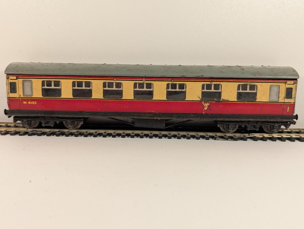 Hornby Dublo OO Gauge BR Crimson and Cream Composite Coach Passenger Coach