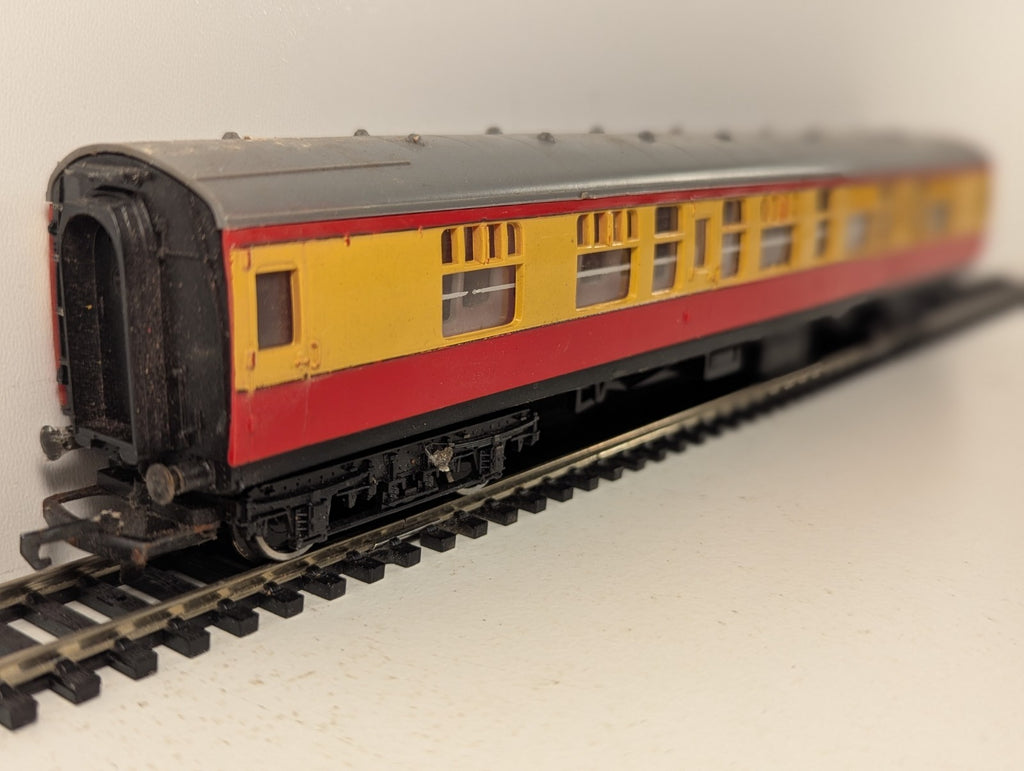 Hornby OO Gauge LMS Corridor Composite Coach Passenger Coach 15210