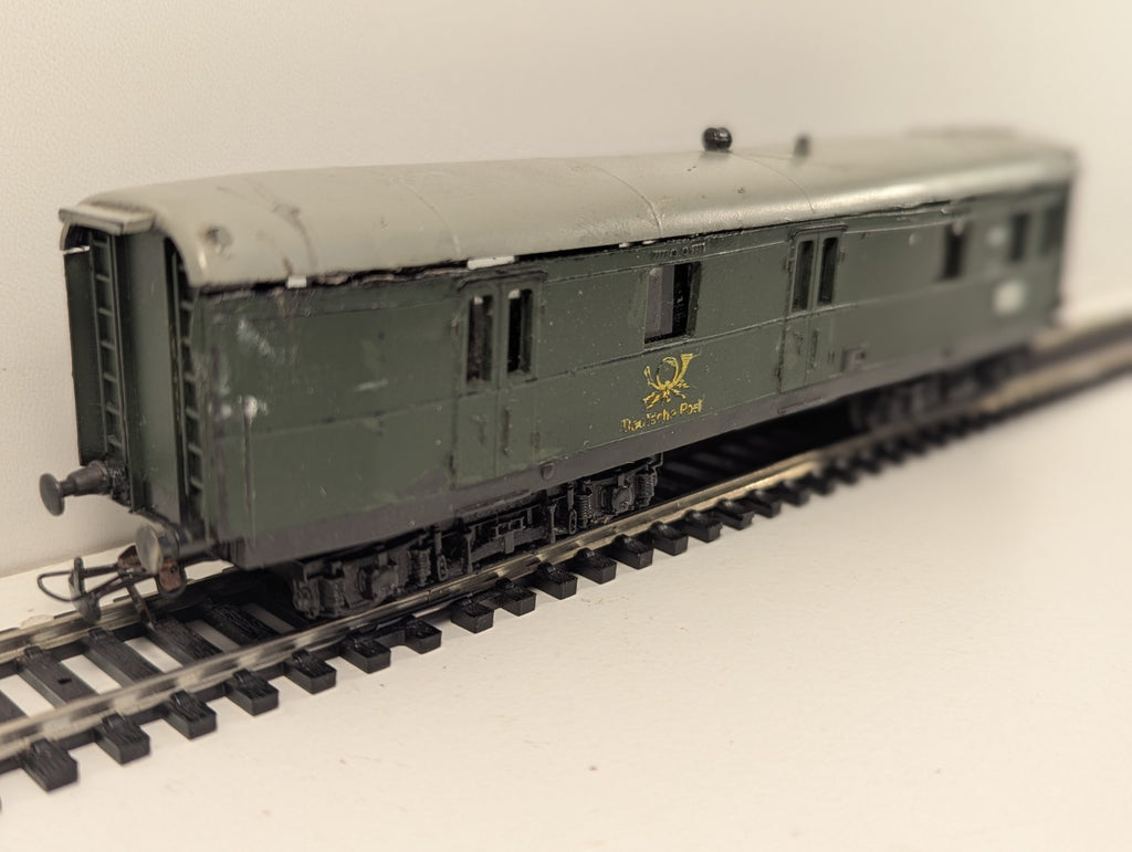 Schicht HO Gauge DR Bogie Baggage Wagon – Slightly Damaged