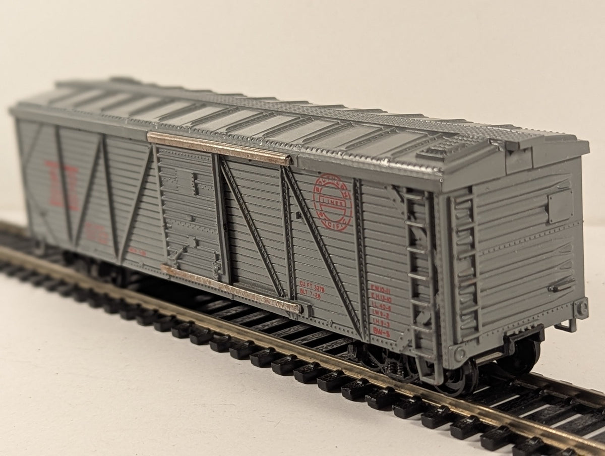 Varney HO Gauge Southern Pacific Outside Braced Boxcar Goods Wagon 31560