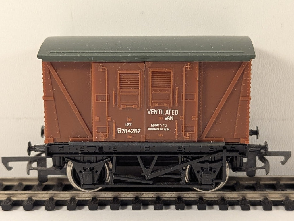 Hornby OO Gauge BR Ventilated Van Goods Wagon B784287 BR Bauxite R.205