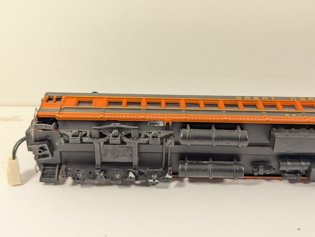 Bachmann Spectrum 89031 HO Gauge Great Northern Combine Car - Boxed