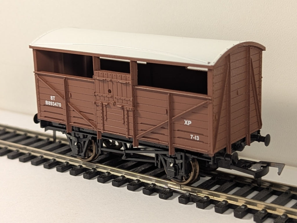 Dapol 4F-020-049 OO Gauge Cattle Wagon