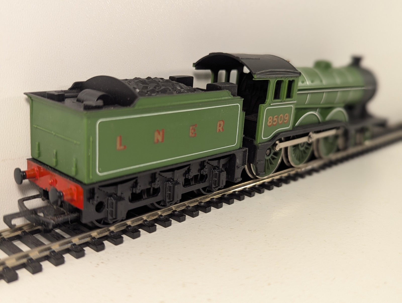 Hornby Railways R866 OO Gauge LNER Class B12/3 - Boxed