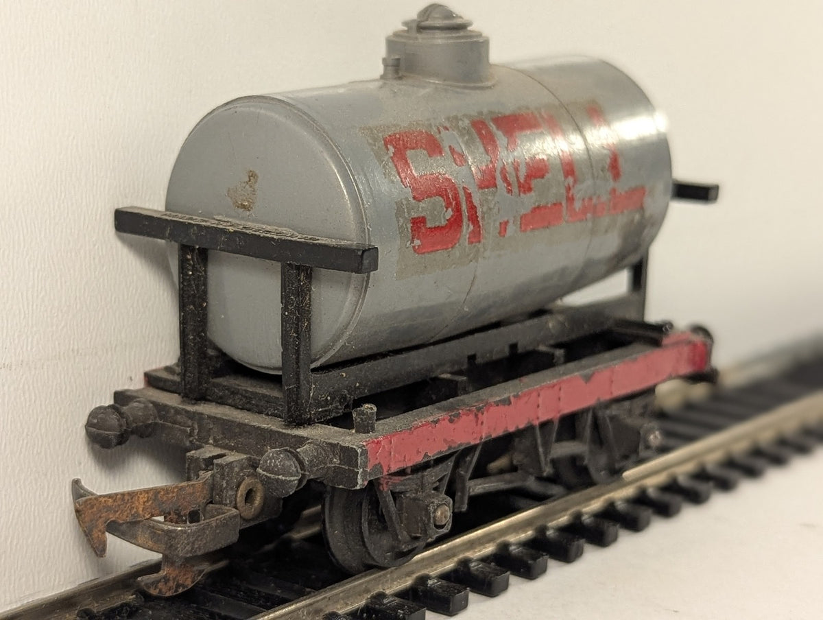 Tri-ang OO Gauge Shell & BP Tank Wagon Grey (Shell/BP) R.12
