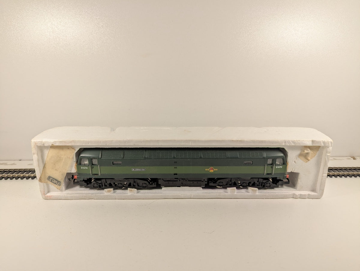Hornby R073 BR Class 47 D1670 “Mammoth” BR Two Tone Green