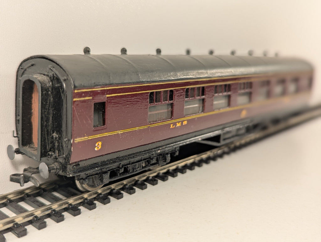 Exley OO Gauge LMS Maroon Third Class Corridor Coach