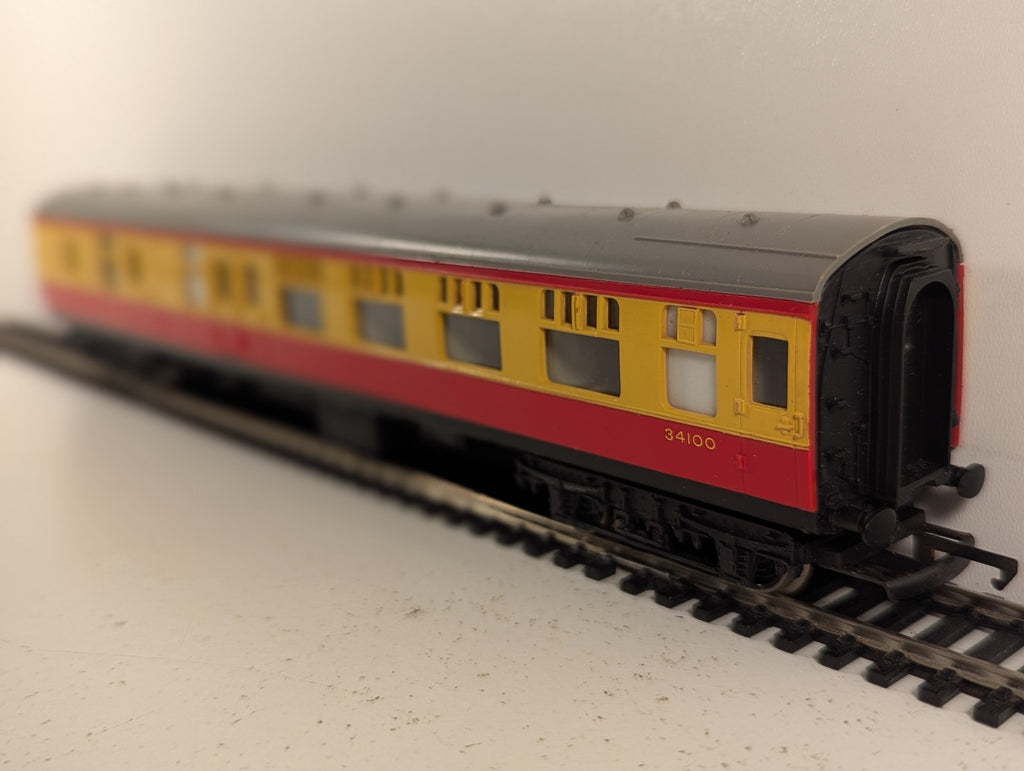 Hornby OO Gauge Stanier Brake 3rd Coach Passenger Coach 34100