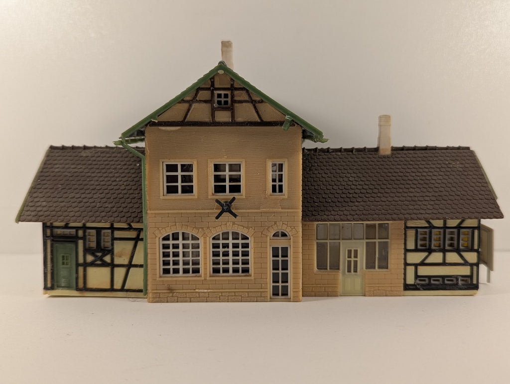 Faller HO Gauge Bahnhof Bergheim Buildings 222112