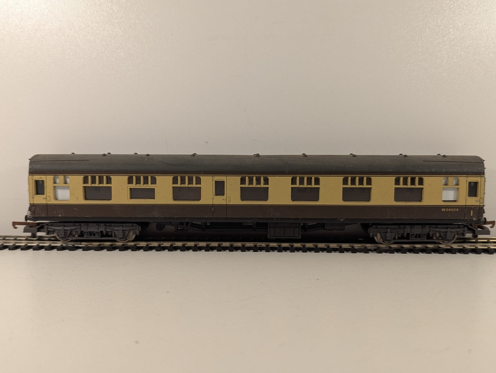 Lima OO Gauge BR Mk1 Corridor Coach Passenger Coach W24624