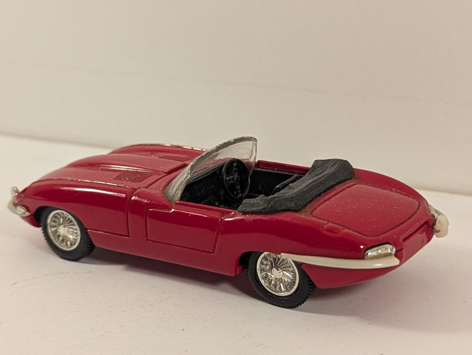 Corgi 1:43 Jaguar E-Type Convertible