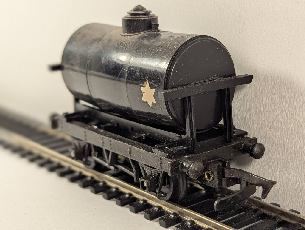 Tri-ang OO Gauge Shell-BP Tank Wagon Freight Wagon Shell-BP Black R.12