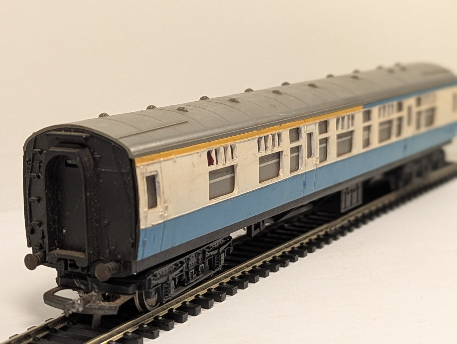 Tri-ang OO Gauge BR Mk1 Blue Grey Passenger Coach