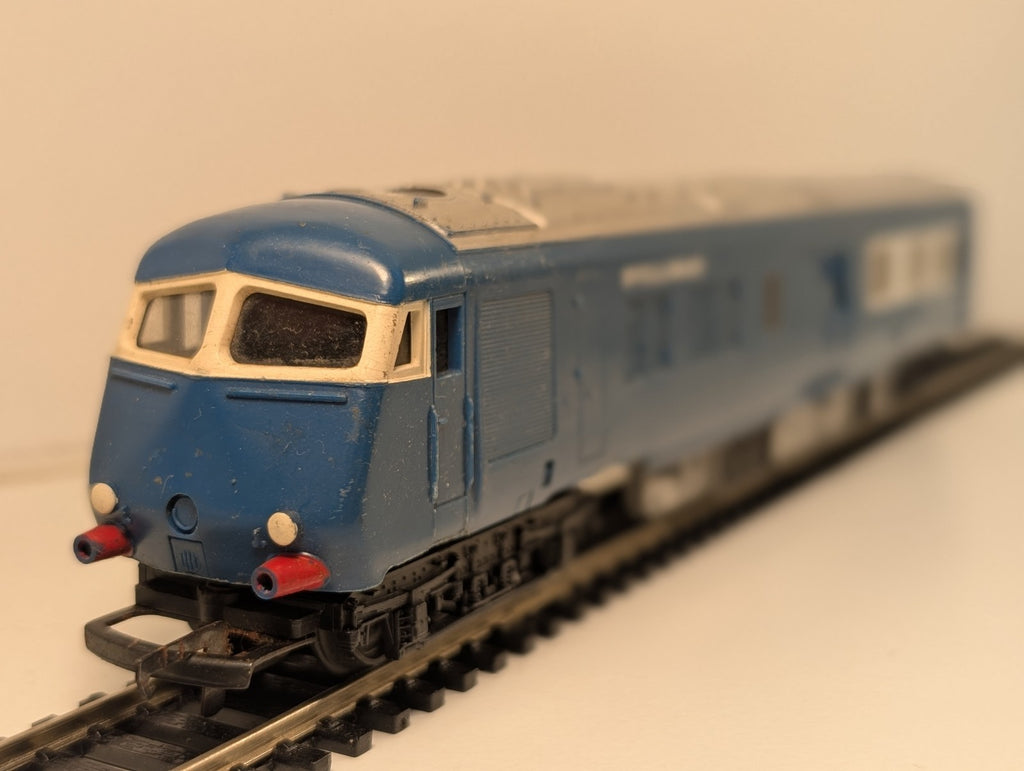 Tri-ang Hornby OO Gauge Blue Pullman Dummy Car Missing Buffer Heads