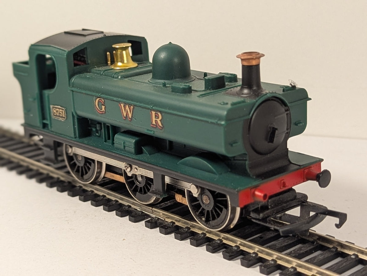 Hornby OO Gauge GWR 57XX Pannier Tank No. 8751 Green – Poor Runner