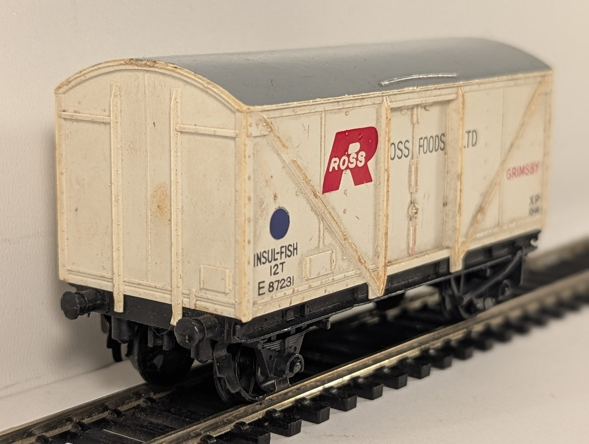 Wrenn OO Gauge 12T Insulated Fish Van Goods Wagon E 87231 Ross Foods W5006