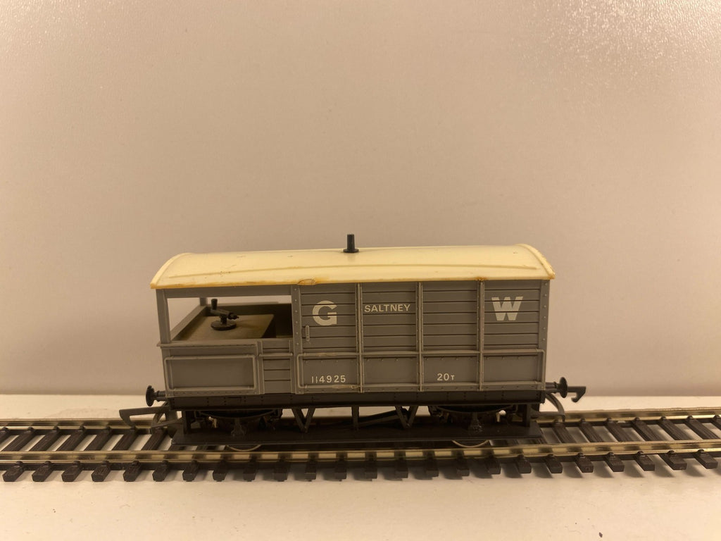Hornby R018 GWR 20-Ton “Toad” Brake Van No. 114925 “SALTNEY” – OO Gauge