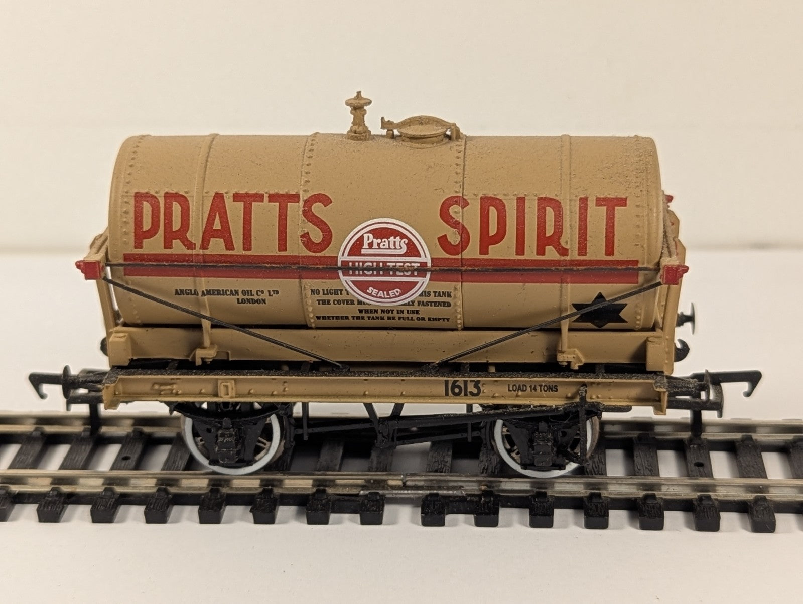 Bachmann OO Gauge 14 Ton Tank Wagon Pratts Spirit Goods Wagon 1613