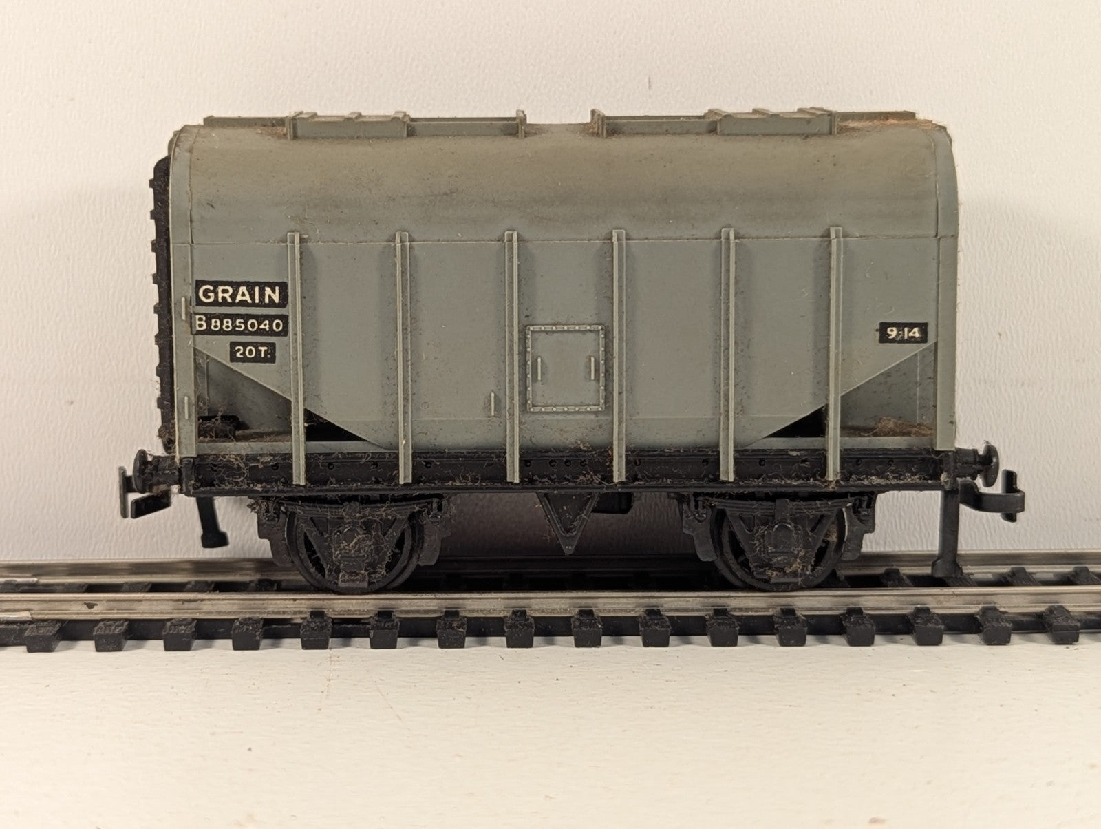 Hornby Dublo 32067 OO Gauge Grey 20-Ton Bulk Grain Wagon - Boxed